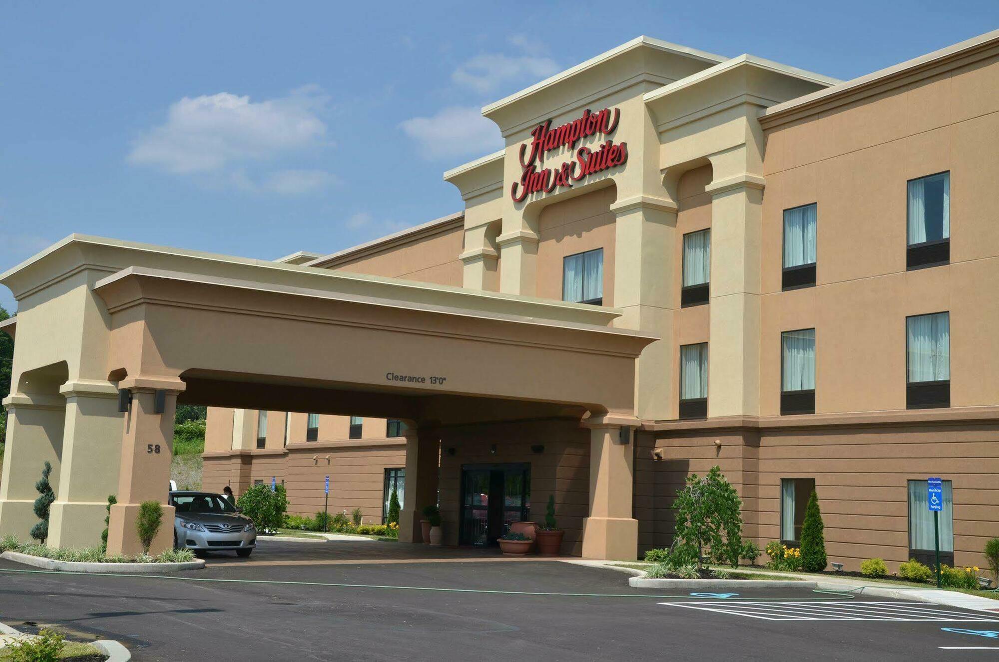 Hampton Inn & Suites Sharon West Middlesex Exterior photo